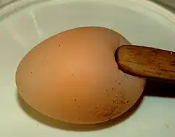 Windei, het is eenvoudig het ei in te drukken