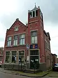 Het (voormalige) gemeentehuis (1907) van Winsum in 2010