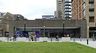 Ingang Station Woolwich aan Dial Arch Square