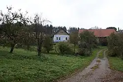 Weggetje in het dorp (2010)