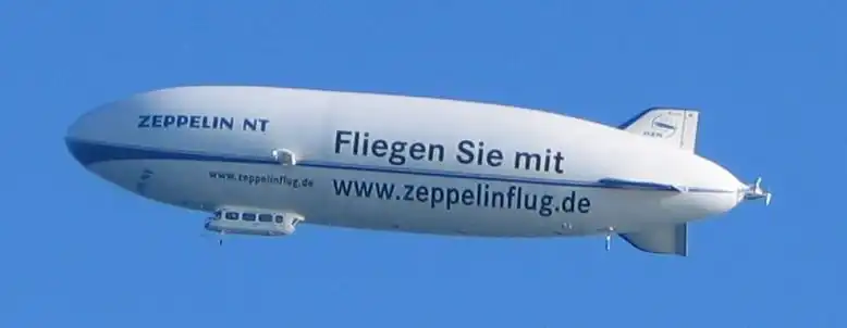 Zeppelin NT (nieuwe technologie) in vlucht