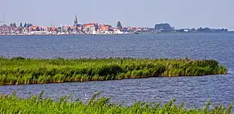 zicht op Volendam aan de Gouwzee