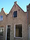 Huis met tuitgevel