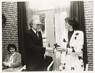 Hendrickx bij haar benoeming in Warmond (1981)
