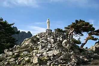 Standbeeld van Notre-Dame-des-Neiges bij de Col de Bavella
