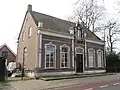 Vrijstaande villa op de hoek van de zuidkade met de lelielaan